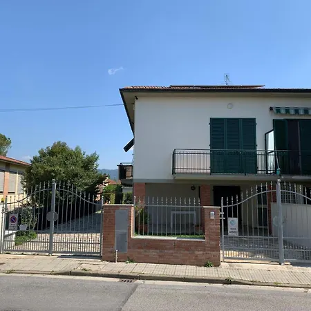 House Of Nila & Lida Semesterbostad Pisa